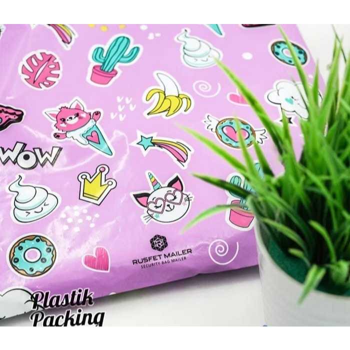 

Bungkus Kado dan Kartu Ucapan