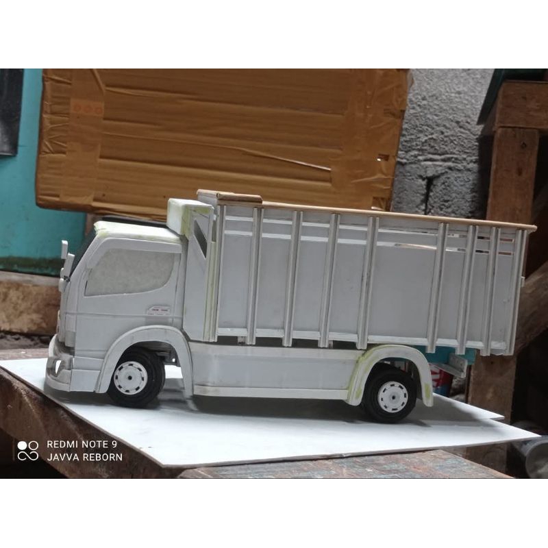 MINIATUR TRUCK SEKALA 1:16 BAHAN FUL PVC
