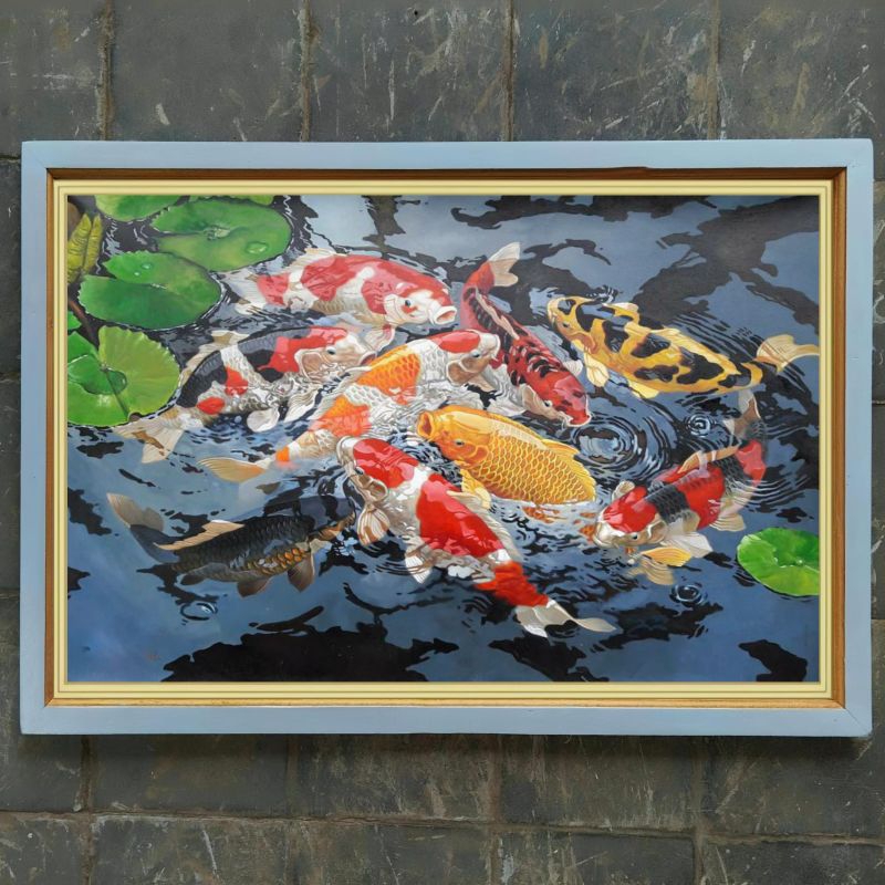 hiasan dinding lukisan cetak ikan koi hijau plus bingkai ukuran 85×55