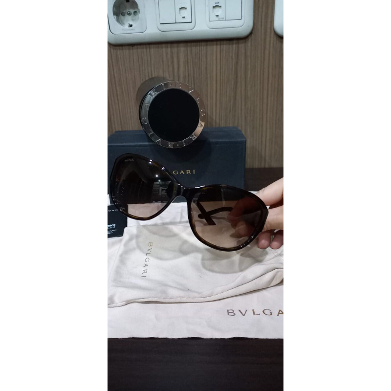 kacamata hitam bvlgari