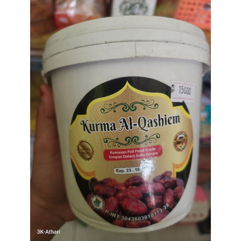

Kurma ember