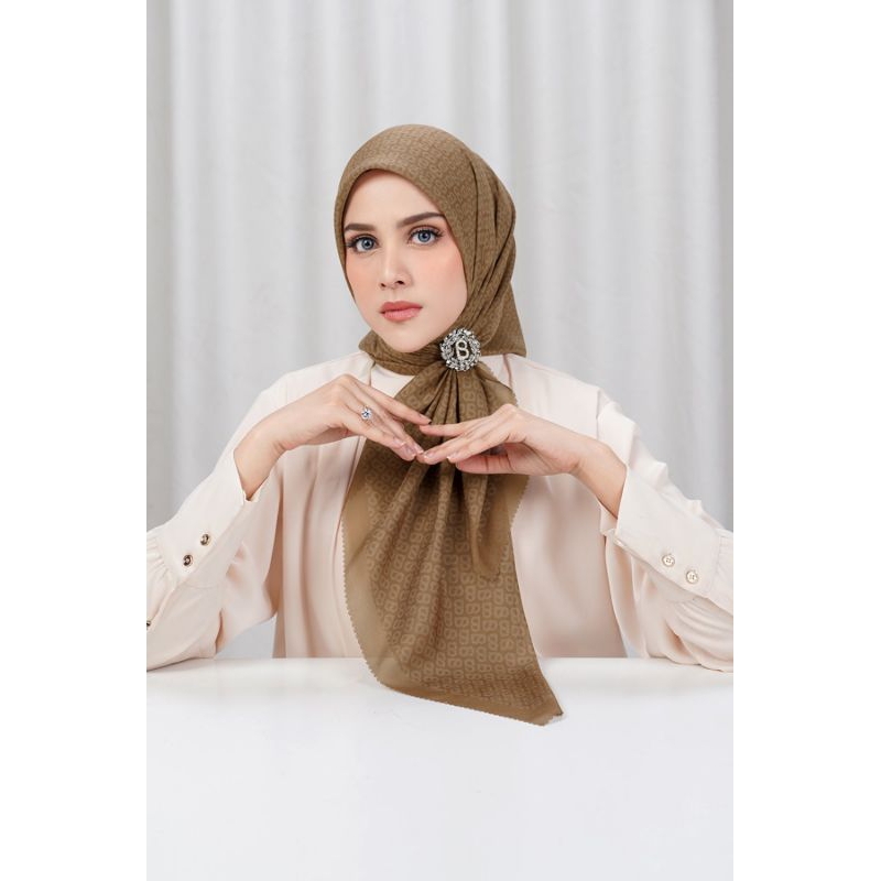 Buttonscarves Tapis Square Voal