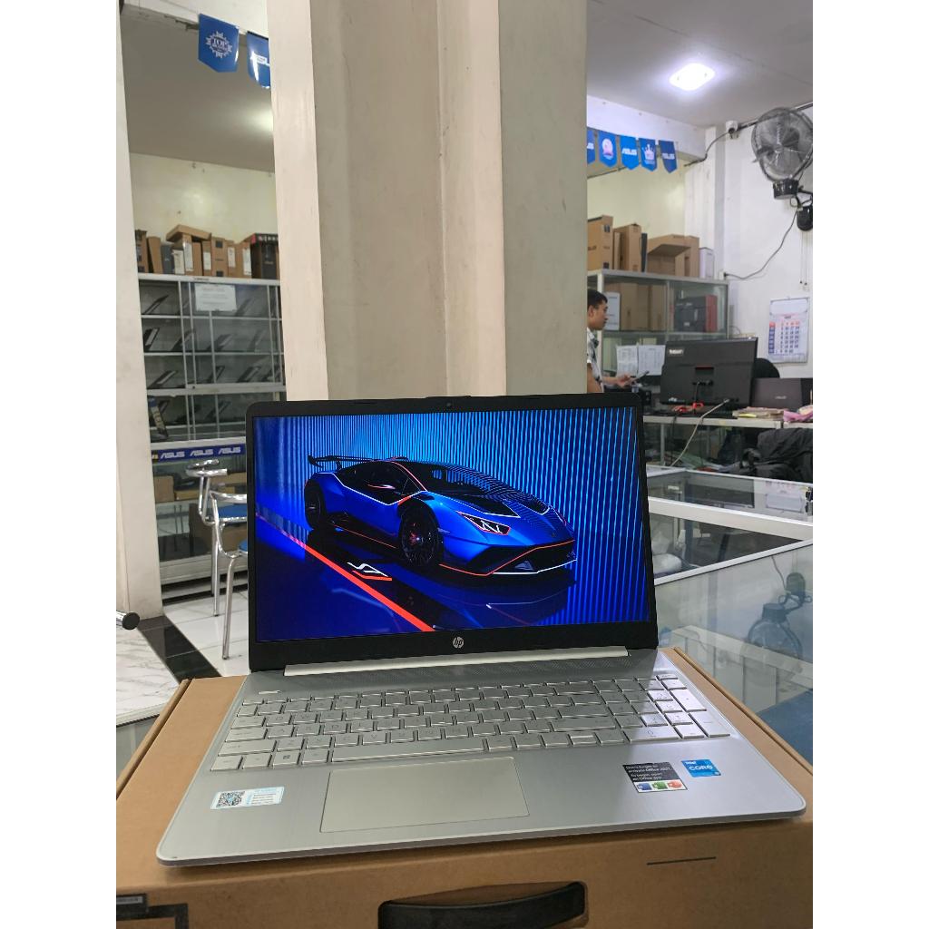 LAPTOP HP 15s-Fq2705TU core i3-11 RAM 8GB/SSD 512GB WIN11 LAYAR 15"FHD LIKENEW MULUS