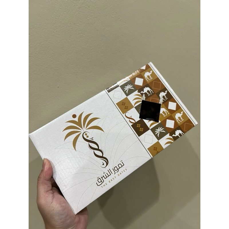

Kurma arab asli 1kg pack / kurma king shoidi / kurma asli / kurma al wahat / kurma / kurma impor / korma arab / korma 1kg