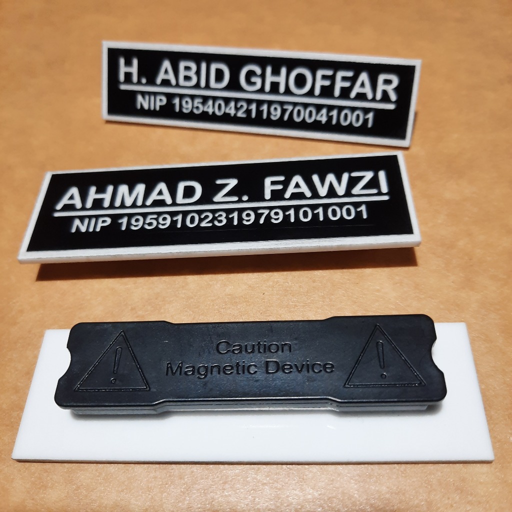 

[NARARYA ID] Name Tag Akrilik Grafir | 2 Baris - Magnet 6,4 cm | Papan Nama Dada PDH Ukir Gravir