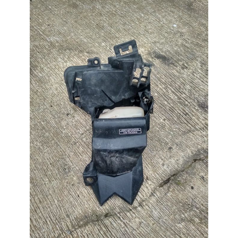 cover tangki wadah air radiator tutup spakbor slebor kolong Honda Vario 125/150 led 2016-2018 ori