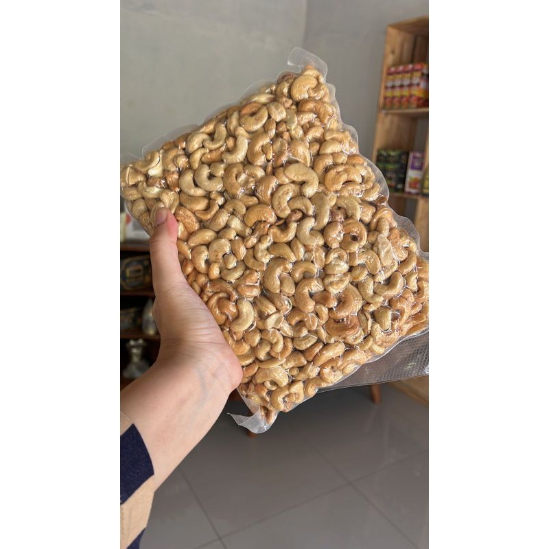 

KACANG MEDE 1KG/ KACANG METE/ CASHEW 1KG