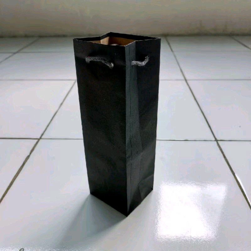 

S (S49) PAPER BAG POLOS WARNA HITAM DAN COKLAT / PAPERBAG SOUVENIR