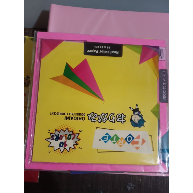 

1 Bungkus Kertas Origami ukuran 14×14 warna campur