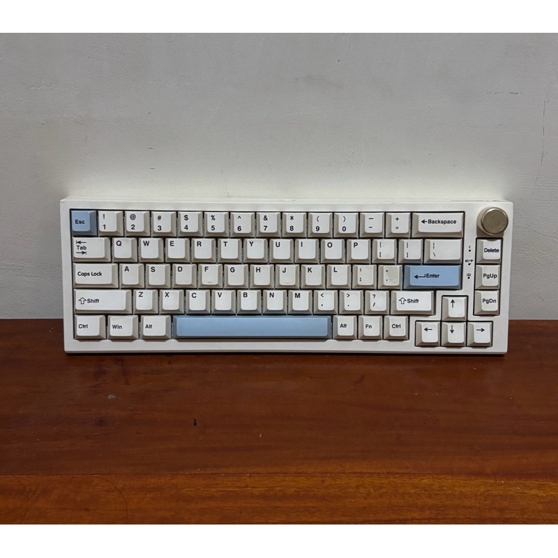 Preloved Keyboard Fantech Maxfit67 - Gateron Cap Yellow Milk