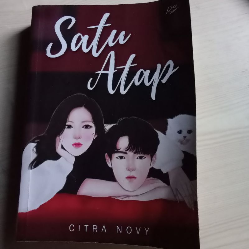 Novel dengan judul 'Satu Atap' (preloved)
