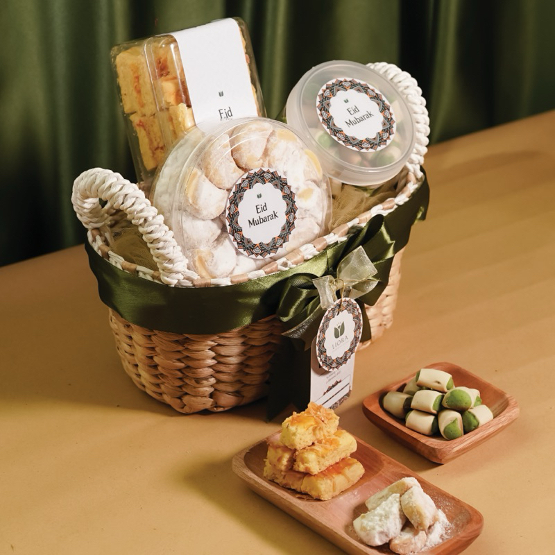 

Liora Hampers - Salwa Package Putri Salju, Kastengel & Bakpia / Hampers Kue Lebaran Idul Fitri / Hampers Lebaran Idul Fitri Premium / Hampers Lebaran Idul Fitri Unik / Parcel Lebaran Idul Fitri Kue/ Box Hampers Lebaran