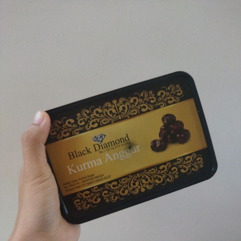 

Kurma Anggur Black Diamond