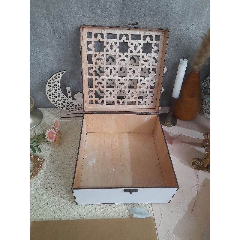 

KOTAK HAMPERS / Kotak hampers / KOTAK KADO / Kotak kado / KOTAK HADIAH / Kotak hadiah / KOTAK POLYWOOD / KOTAK AKRILIK / KOTAK REQUEST