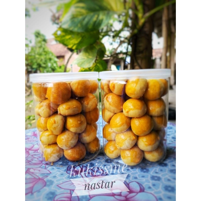 

Beli 1 Gratis 1 kue nastar klasik lembut dan lumer ukuran toples 500ml / kue kering nastar nanas