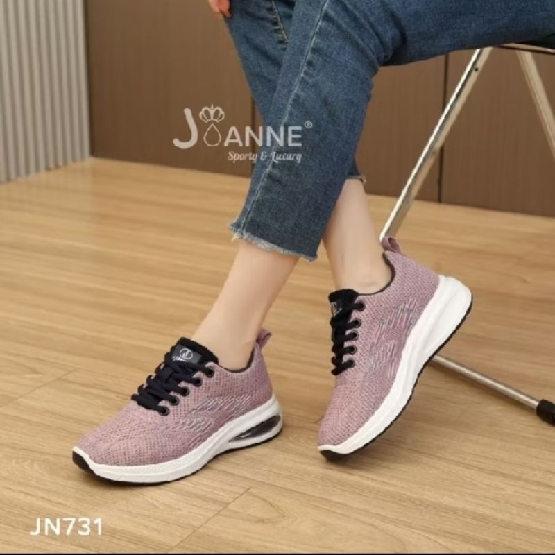 Sepatu Sport Joanne