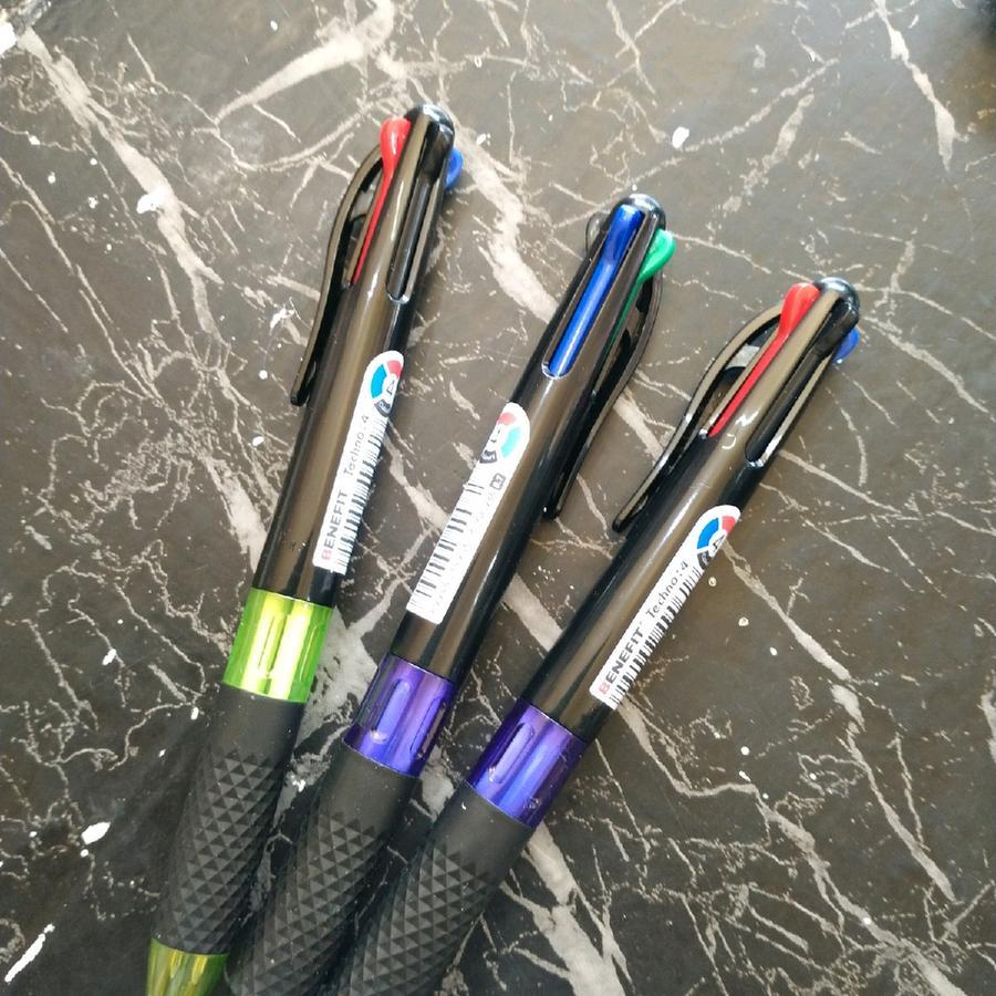 

1 pcs PULPEN Benefit 4 WARNA PEN BP-213 Quaco