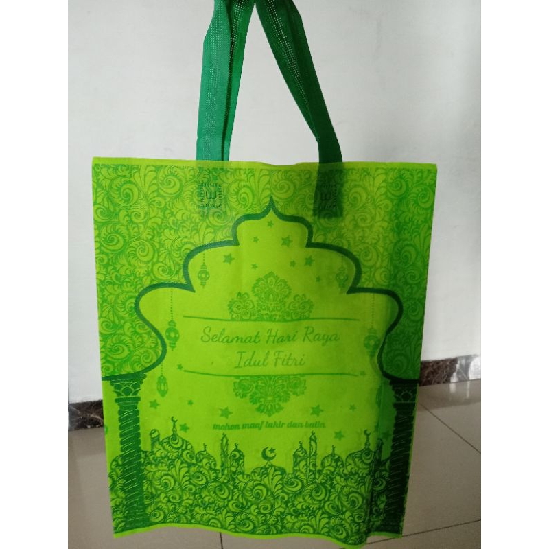 

Tas idul fitri Spunbond 38x45x8 / Goodiebag Lebaran Besar / Tas Sembako Hampers