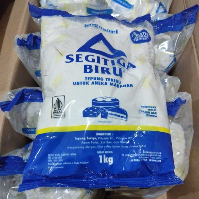 

Segitiga biru tepung terigu bogasari 1 kg