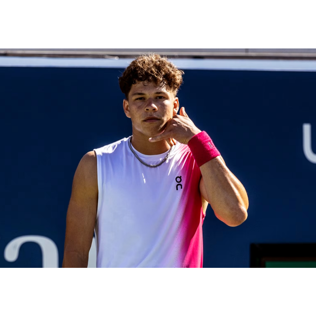 JERSEY TENNIS ON Ben Shelton of the United States  of the 2025 Australian Open at Melbourne Park whi