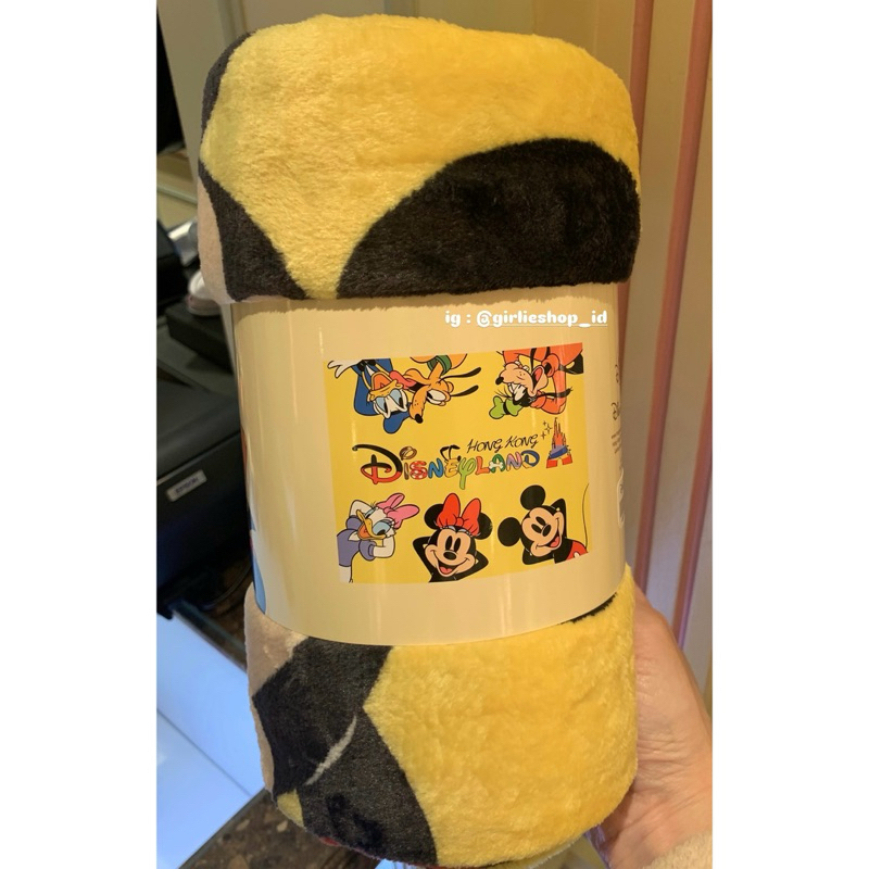 selimut mickey mouse hongkong disneyland