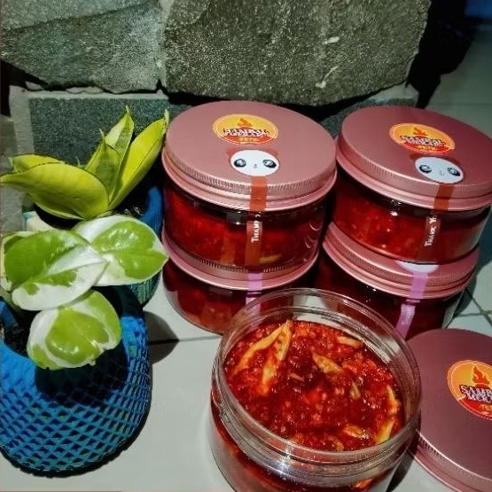 

Sambal Merapi Varian Teri Pedas asin gurih 200Gram