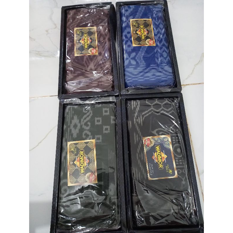 Sarung Wadimor Motif Bali Kembang