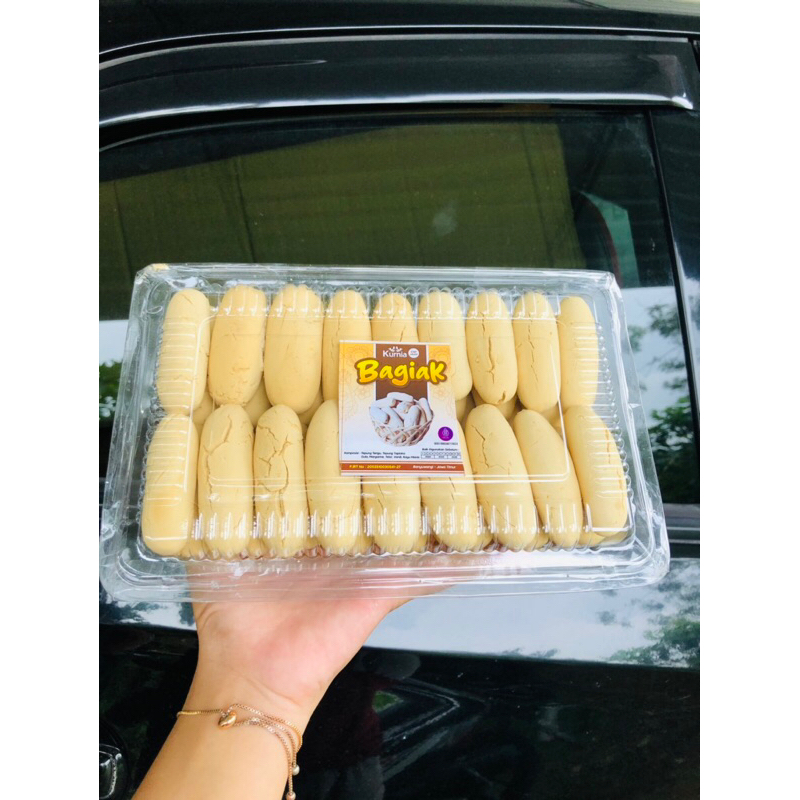 

BAGIAK Kue Camilan Khas Banyuwangi