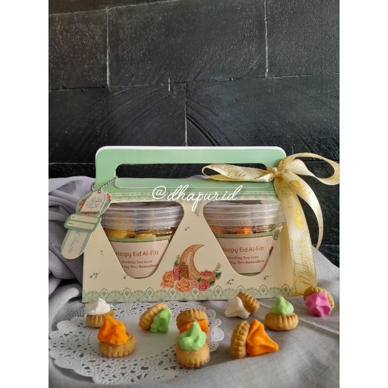 

Hampers Lebaran Snack Box Jinjing isi 2 Toples @400ml