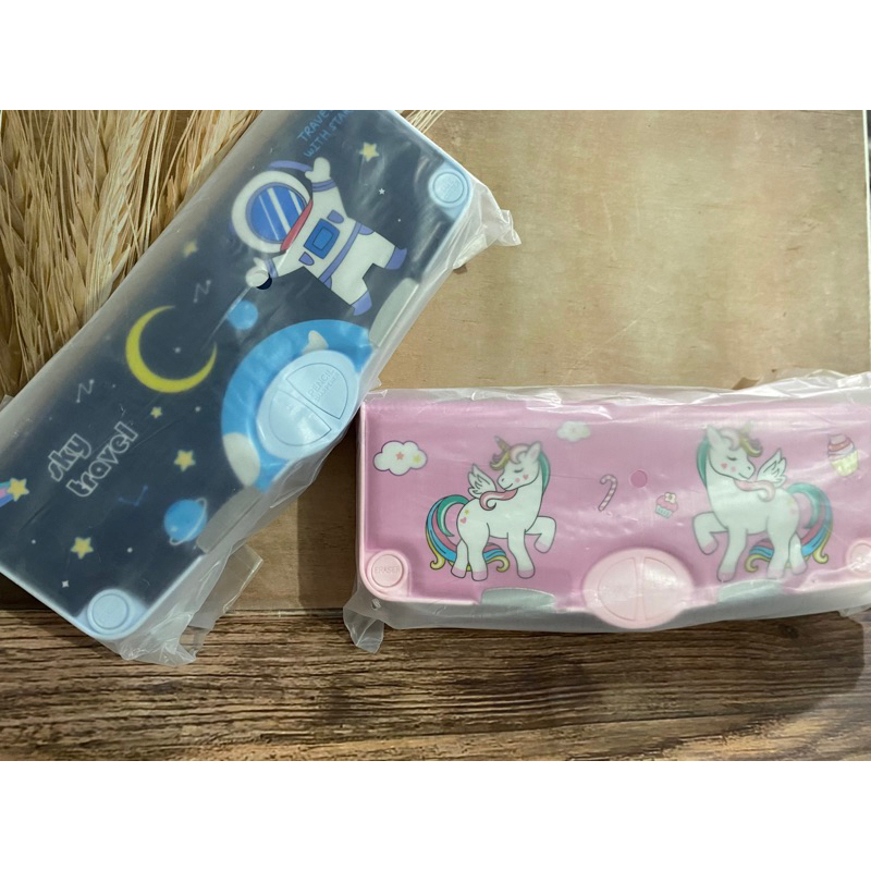 

Tempat Pensil Set Lengkap