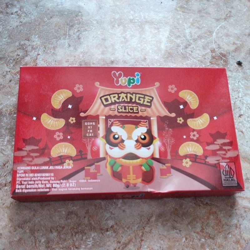 

yupi orange slice permen
