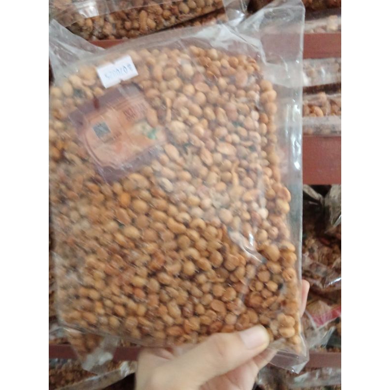 

500 gram Kacang kedelai. Rasa dijamin enak, baru dan halal. Kue lebaran.