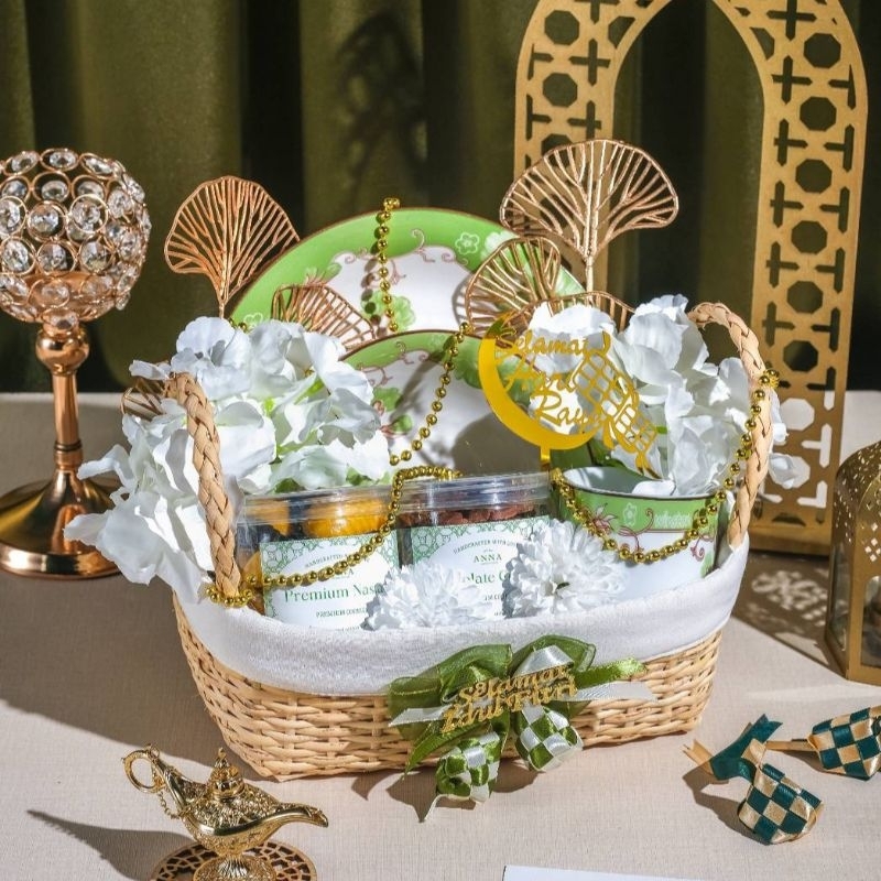 

Festive Ramadhan Hampers / Hampers Kue Kering Lebaran / Gift Hampers Set / Kue Kering & Set Piring Dan Gelas / Hampers Kue Nastar Coklat Cookies Ramadhan