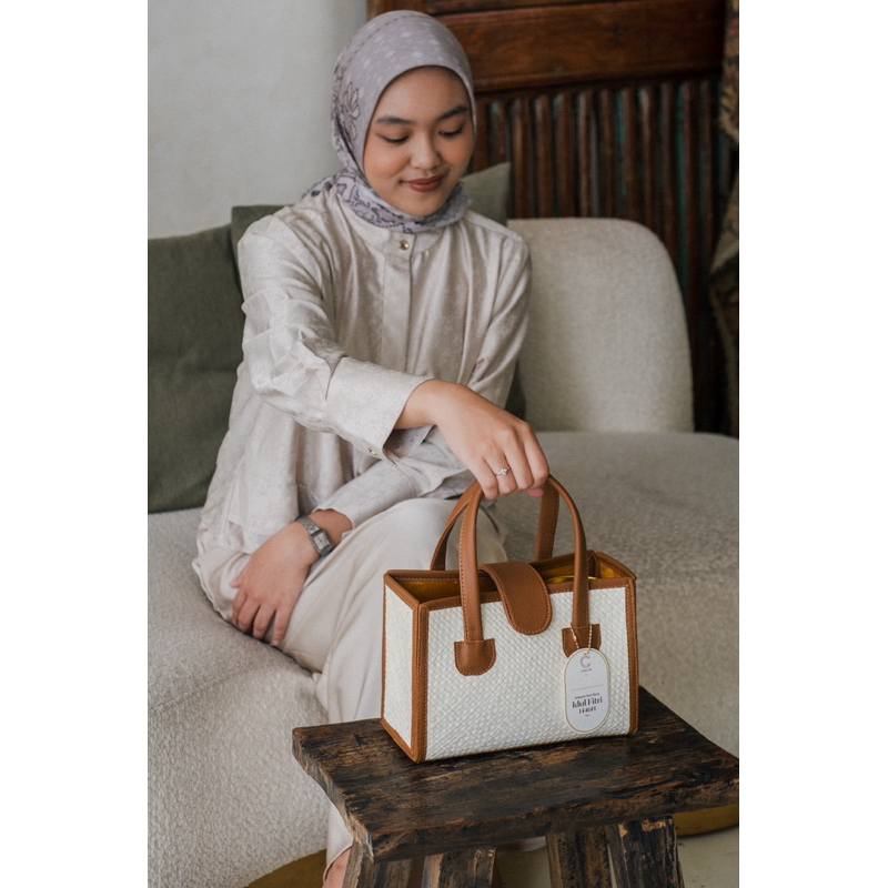 

Dhafia Hampers