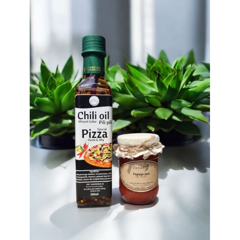 

UDYANA PAKET PREMIUM HERBS INFUSION CHILLI OIL & SELAI PEPAYA