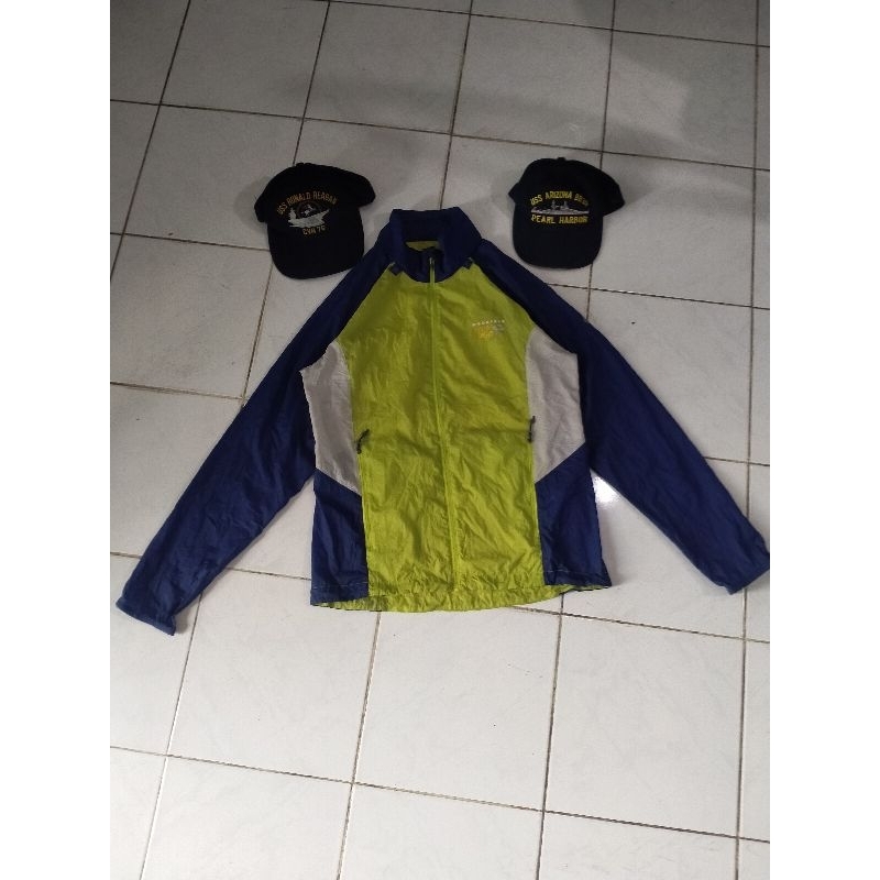 jaket running mountain hardware