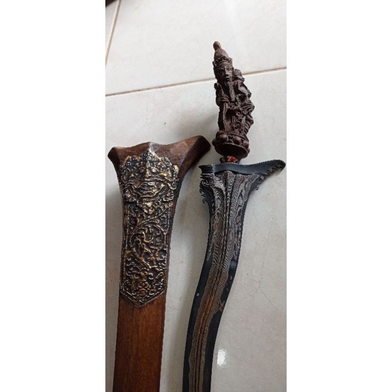 Keris Bali pamor kulit semangka panjang bilah 47cm besi pulen top gagang kayu sawo