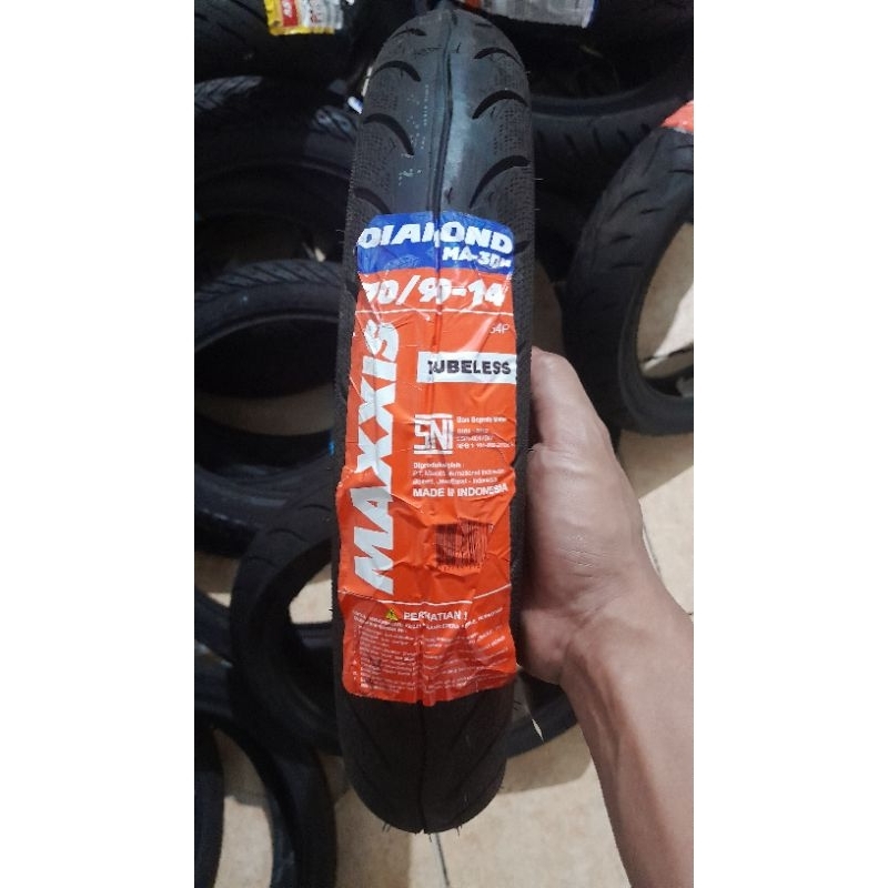 MAXXIS 70/90-14 DIAMOND TUBLESS