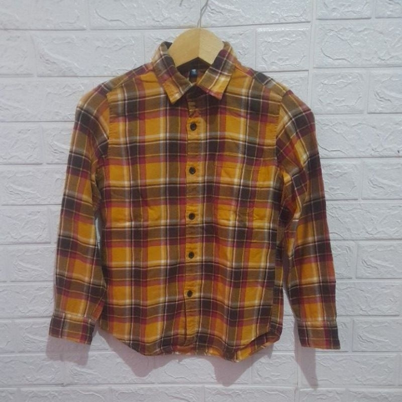kemeja flanel anak UNIQLO size 140 pl