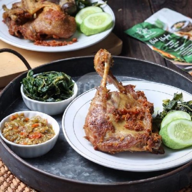 

BEBEK UNGKEP PAWON AYU 1 EKOR