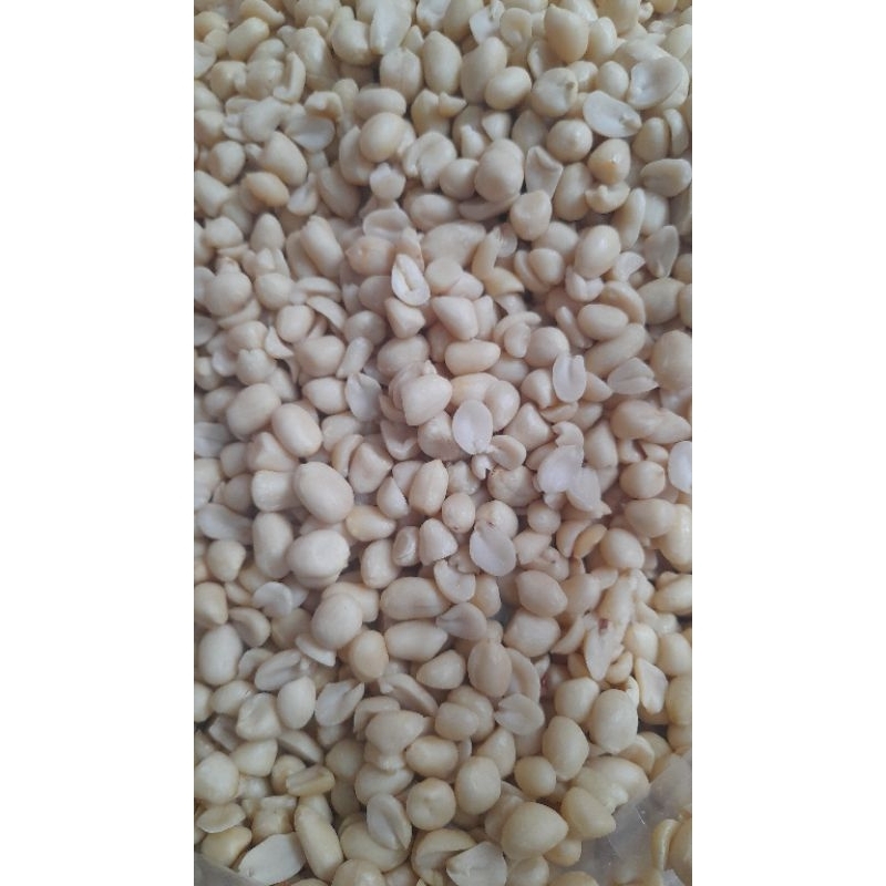 

Kacang tanah kupas