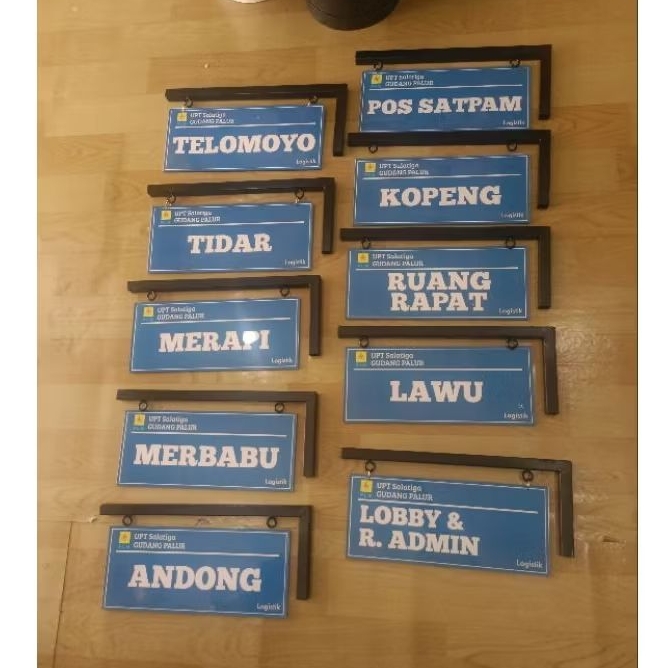 

Akrilik Ruangan/papan akrilik ruangan 2 muka/ruangan kantor/sekolah/instansi