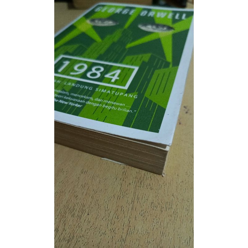 Novel 1984 preloved koleksi pribadi