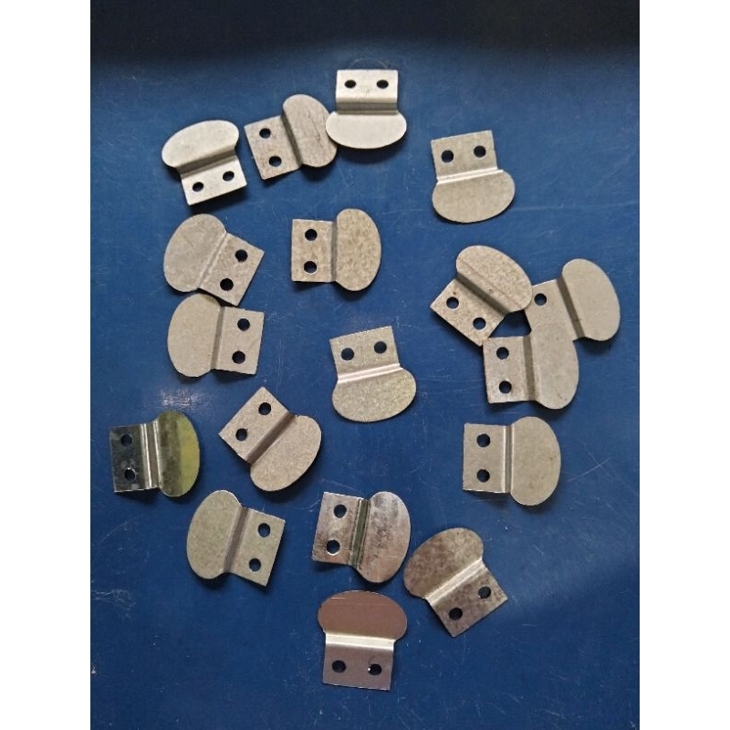 klem penjepit kaca meja dan lemari model Z