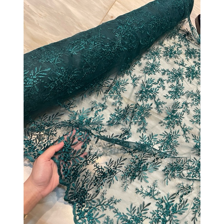 KODE Q82G Bahan Kain Kebaya Bordir Tile Brokat Alana Warna Hijau Emerald