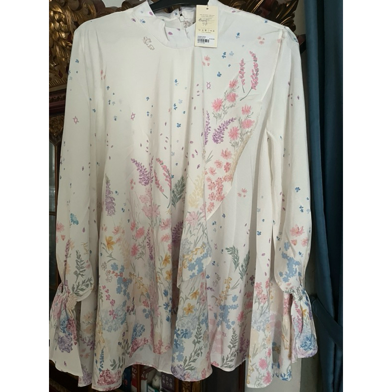 Gardenia Blouse - Wearing Klamby