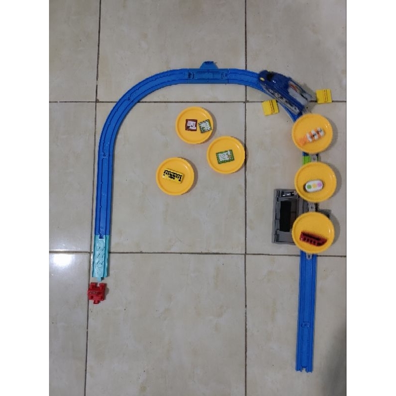 Tomy Train Plarail Welcome Sushi