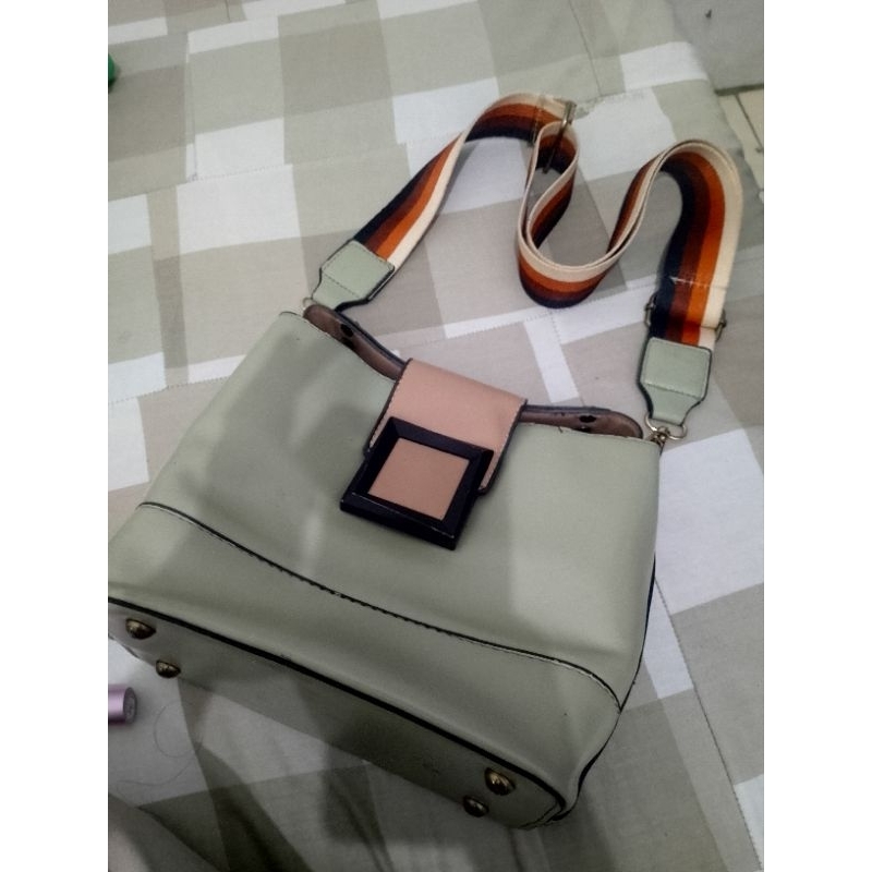 preloved tas bahu selempang sage green