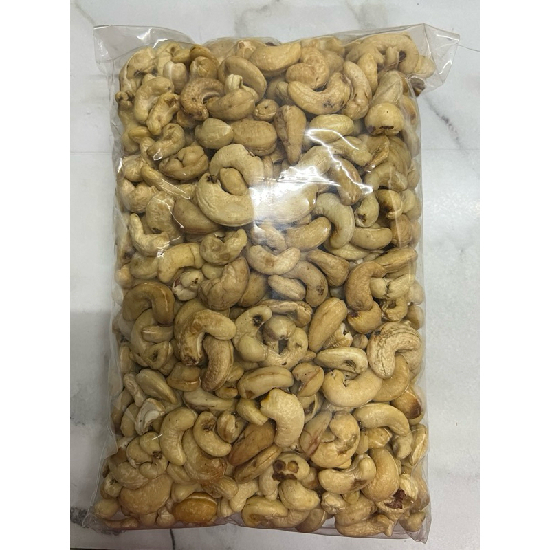 

Kacang mete mentah 1 kg
