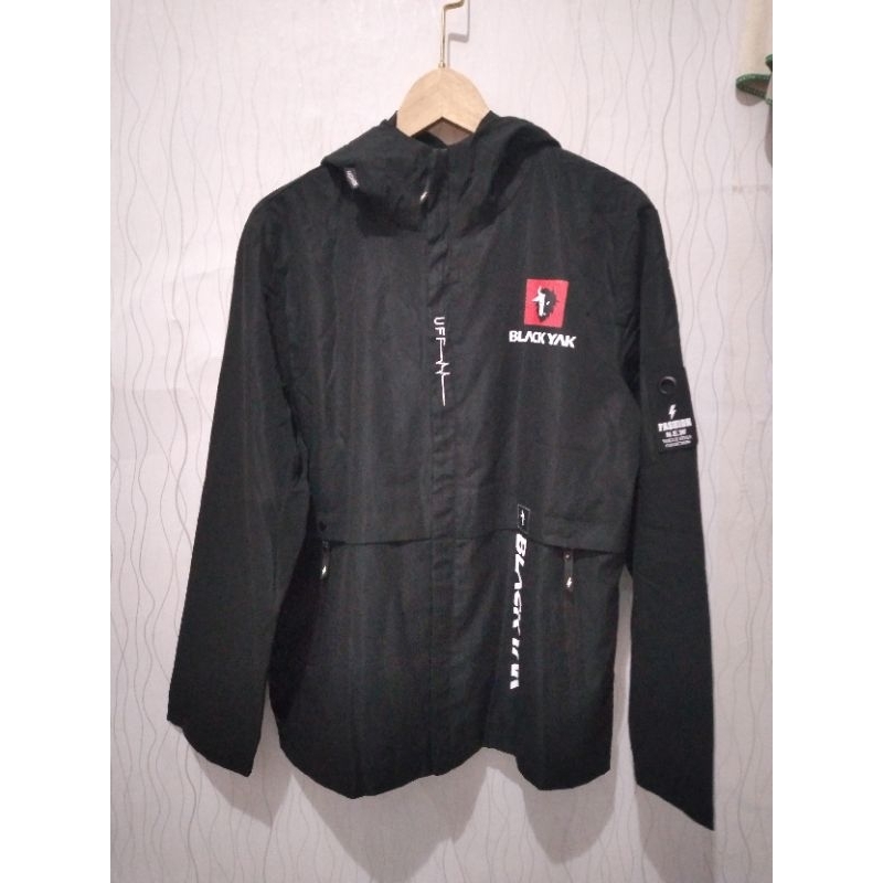 JAKET GUNUNG BLACKYACK HITAM